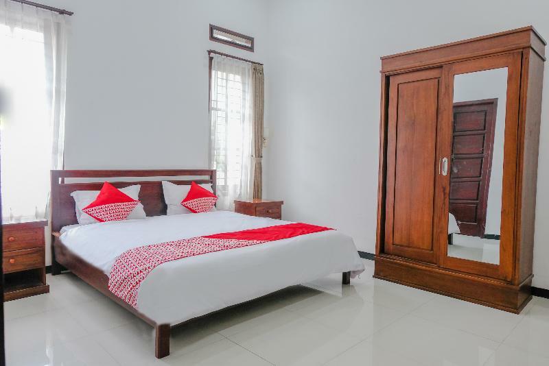 Oyo 350 D' Maktab Homestay Syariah Malang Kültér fotó